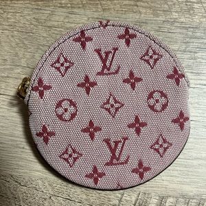 Louis Vuitton Mini Lin round pouch